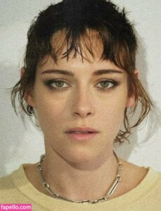 Kristen Stewart nude leaks Photo #7