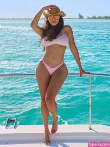 lala nude leaks Photo #5
