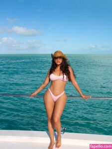 lala nude leaks Photo #7