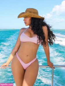 lala nude leaks Photo #8