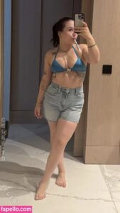 laurassoberlife nude leaks Photo #2