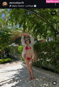 Lavecinaof nude leaks Photo #1