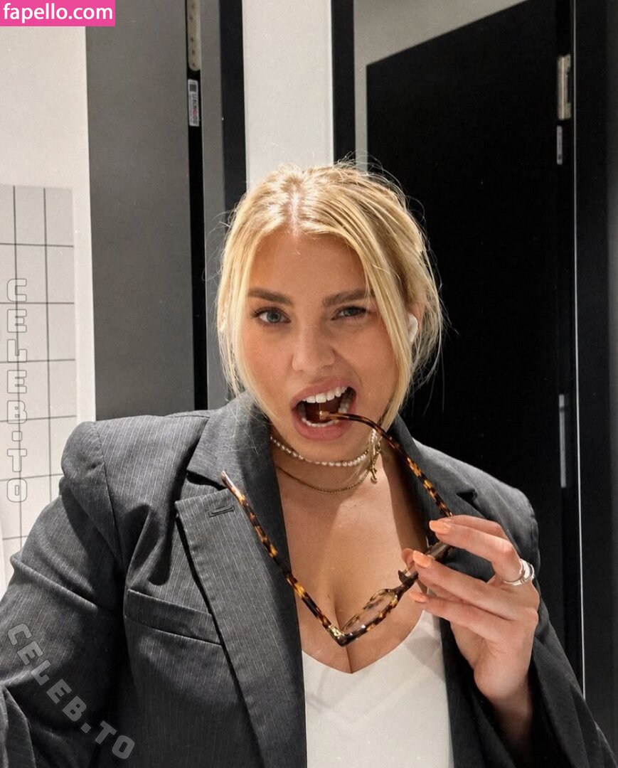 lenadenisee nude leaks Photo #1