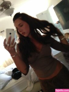 Mackenzie Ziegler nude leaks Photo #6