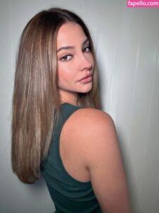 Madelyn Cline nude leaks Photo #2