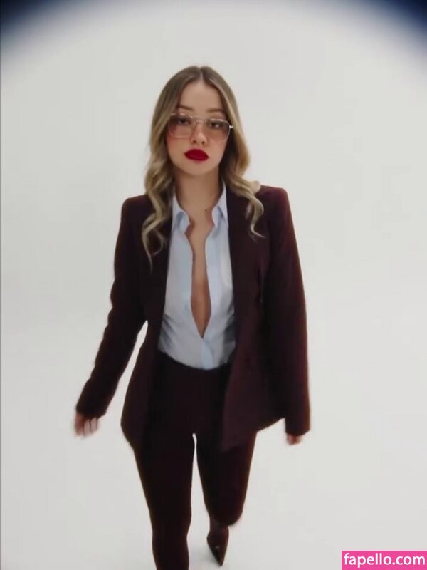 Madelyn Cline nude leaks Photo #11
