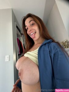 Megan McCarthy nude leaks Photo #6