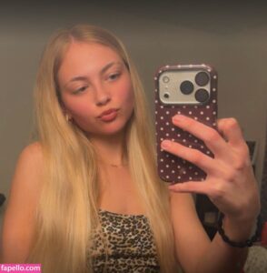 paisley4 nude leaks Photo #1