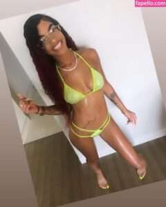 Rozay Molly nude leaks Photo #9