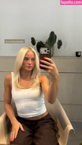 Ruby Evans nude leaks Photo #1