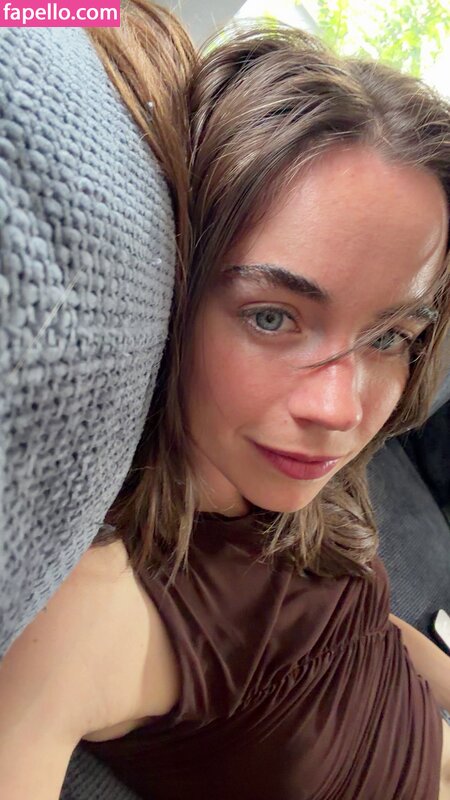 Sarah Desjardins nude leaks Photo #1