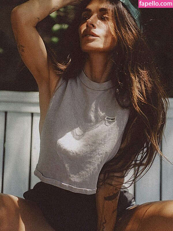 Sarah Shahi nude leaks Photo #2
