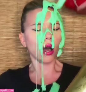 Scarlett Johansson nude leaks Photo #1
