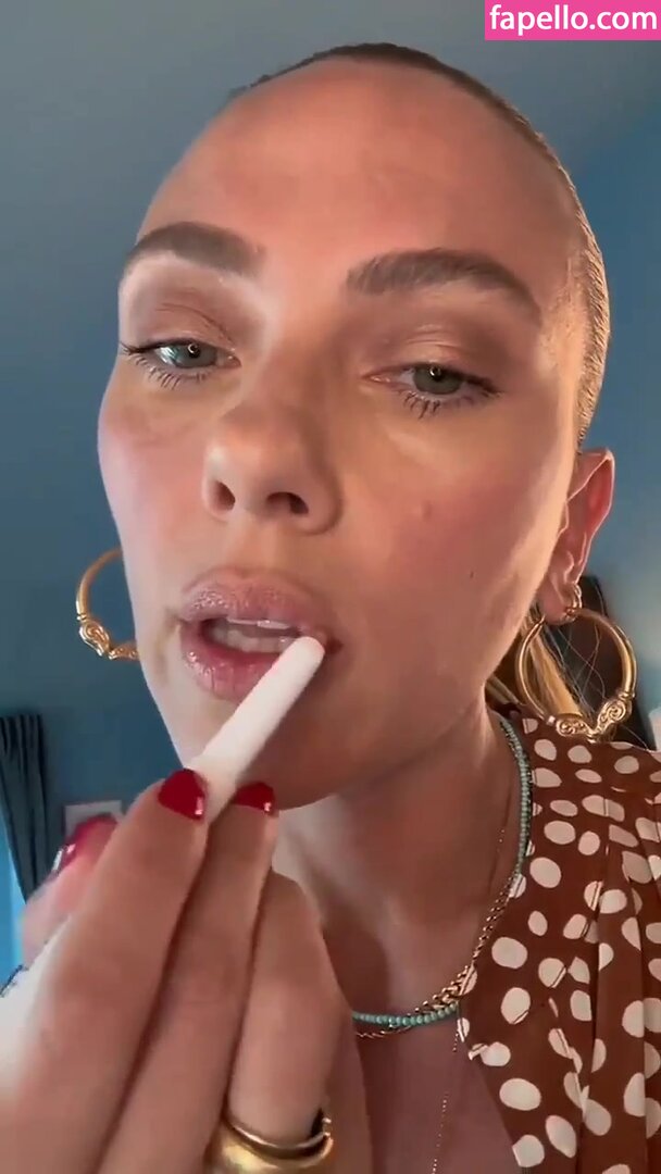 Scarlett Johansson nude leaks Photo #5