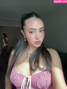 Sophie Hesri nude leaks Photo #2