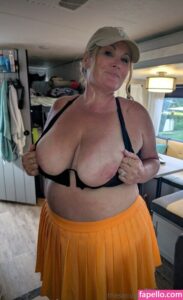 thesecupsrunnethover nude leaks Photo #1