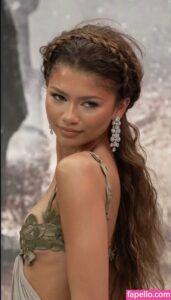 Zendaya nude leaks Photo #3