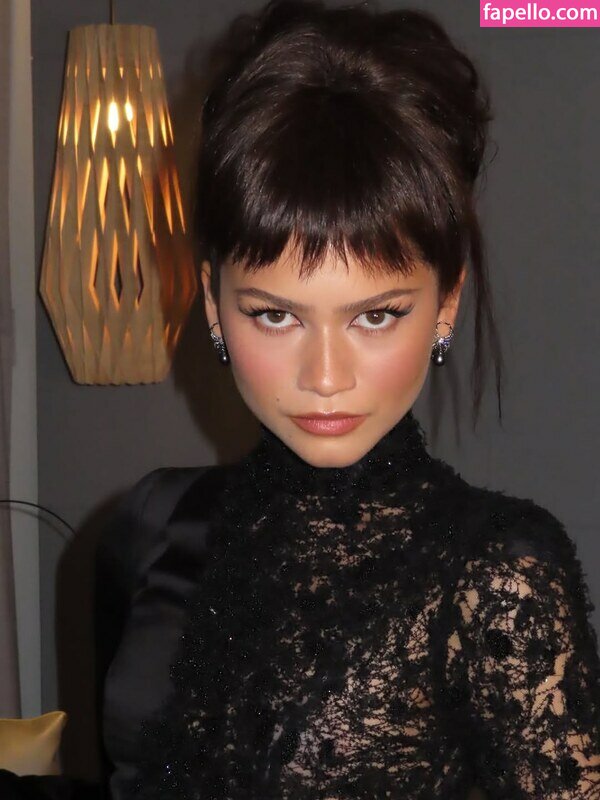 Zendaya nude leaks Photo #3