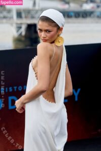 Zendaya nude leaks Photo #9
